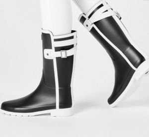 Hunter Refined Slim  Fit Contrast Short Rain Boots:Size 9